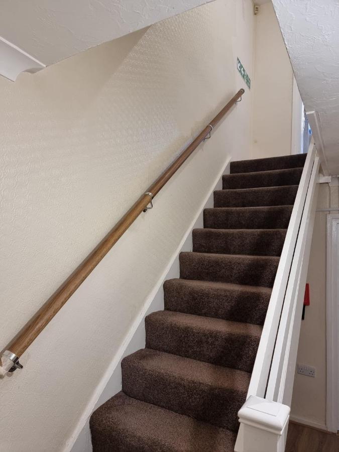 Crane Home In Dagenham With Free Wi Fi Экстерьер фото
